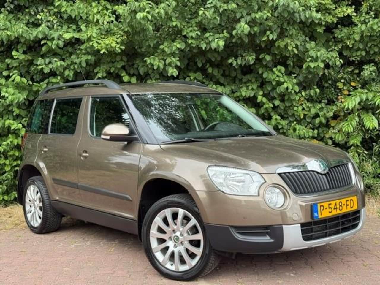 Skoda Yeti - 1.2 Tsi Elegance/Airco/Navi/PDC/Nieuwe distributieketting/Trekhaak - AutoWereld.nl
