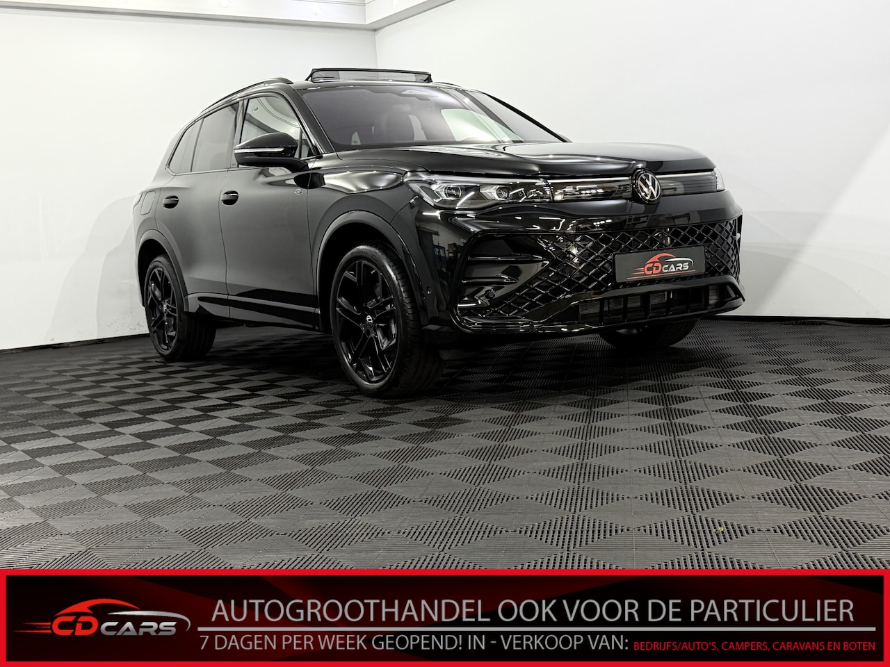 Volkswagen Tiguan - 1.5 eHybrid R-Line Plug-in Panoramadak, 360 Camera, Trekhaak, Leder, Head-up display, Elek - AutoWereld.nl