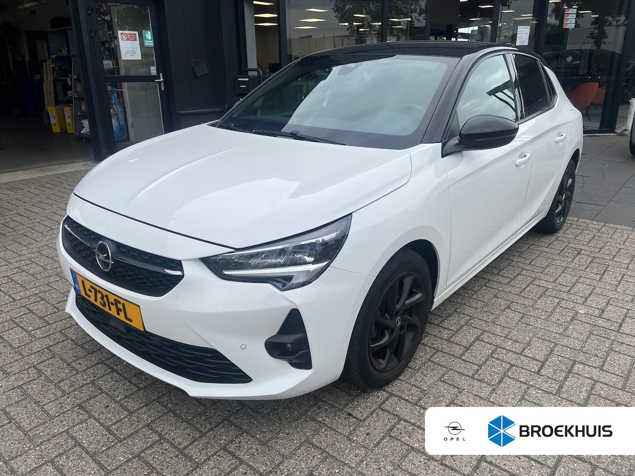 Opel Corsa - 1.2 GS Line | Carplay | PDC voor en achter | Zwart Dak | Achterbank in delen neerklapbaar - AutoWereld.nl
