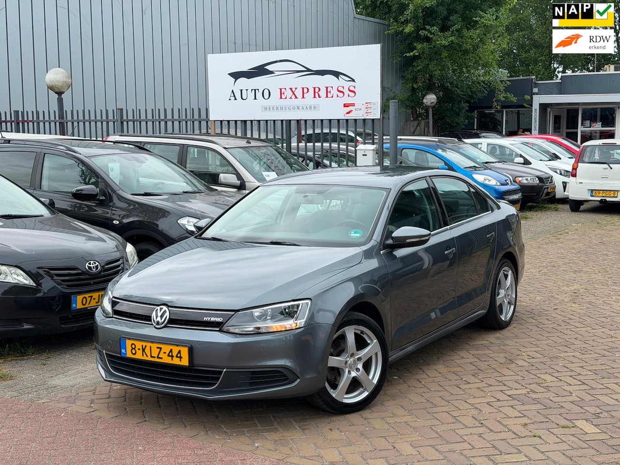 Volkswagen Jetta - 1.4 TSI Hybrid Comfortline Aut/Navigatie/Cruise/Nap/Nieuw Apk/2 sleutels aanwezig/3 Maande - AutoWereld.nl
