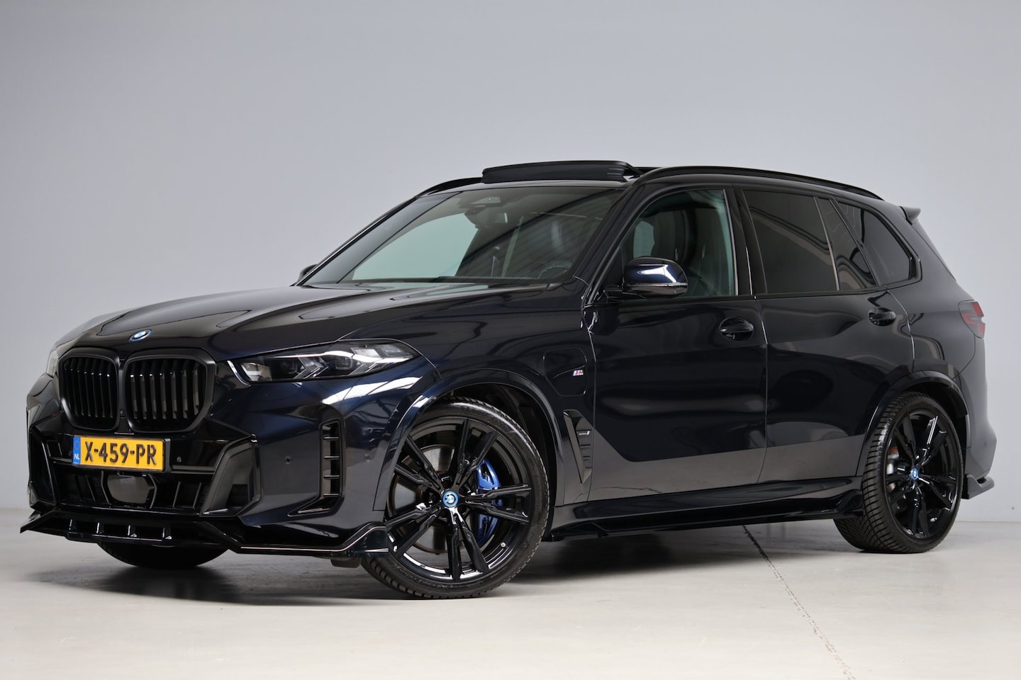 BMW X5 - XDrive50e Launch Edition | panoramadak skylounge | head-up | harmankardon | elek. trekhaak - AutoWereld.nl
