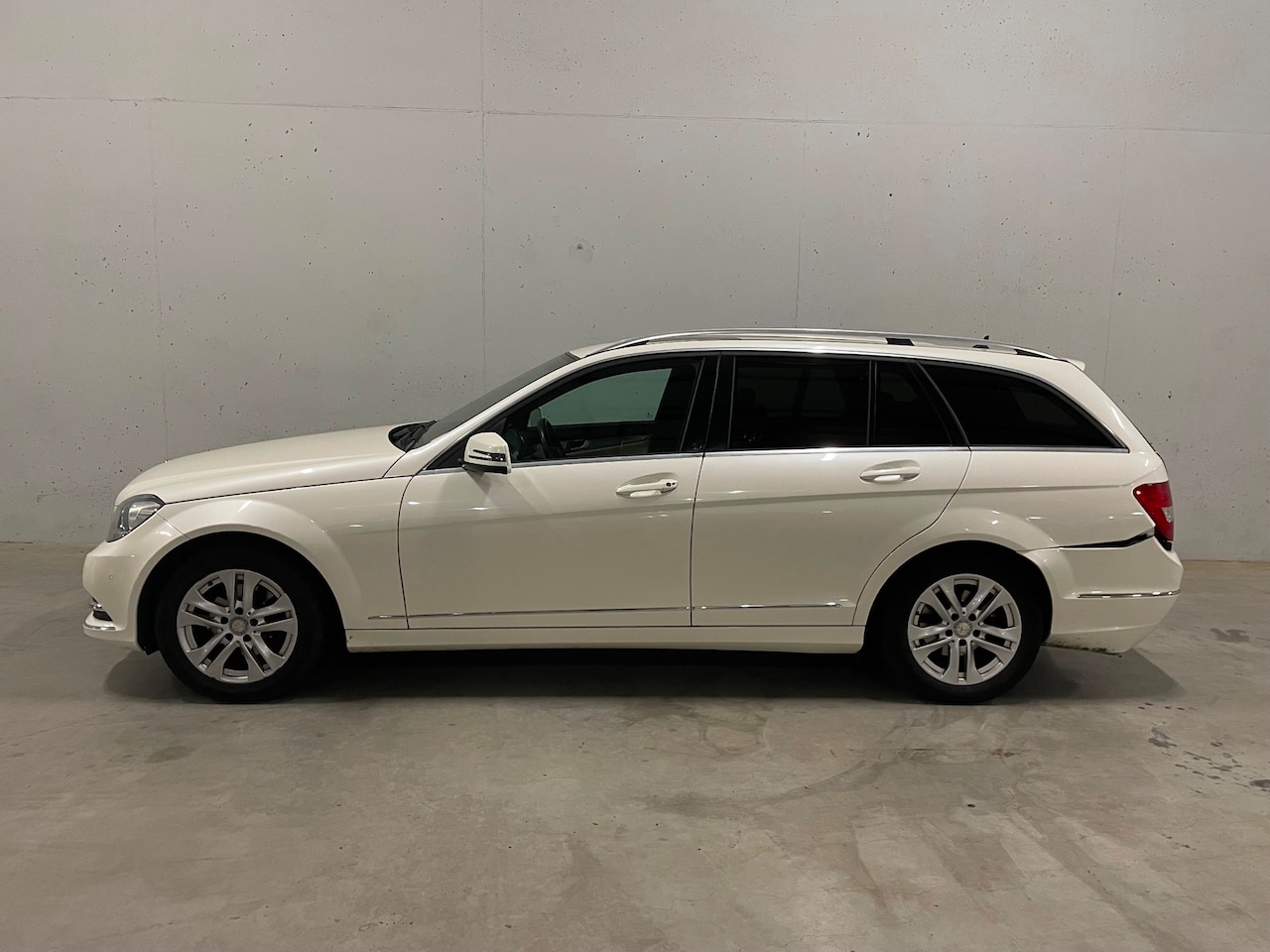 Mercedes-Benz C-klasse Estate - 180 Leer Automaat Pano - AutoWereld.nl