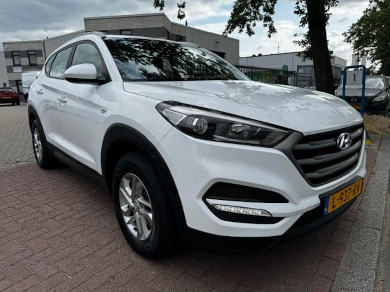 Hyundai Tucson - 1.6 GDi i-Drive 89.000km Airco,Cruisecontrol Zeer Nette Auto - AutoWereld.nl