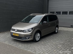Volkswagen Touran - 1.4 TSI Style 7-persoons| AIRCO | Trekhaak | Nieuwe APK |