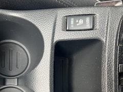 Nissan Qashqai - 1.2 N-Connecta | Navigatie, Trekhaak, Keyless, Parkeercamera, Climate + Cruise Control, St