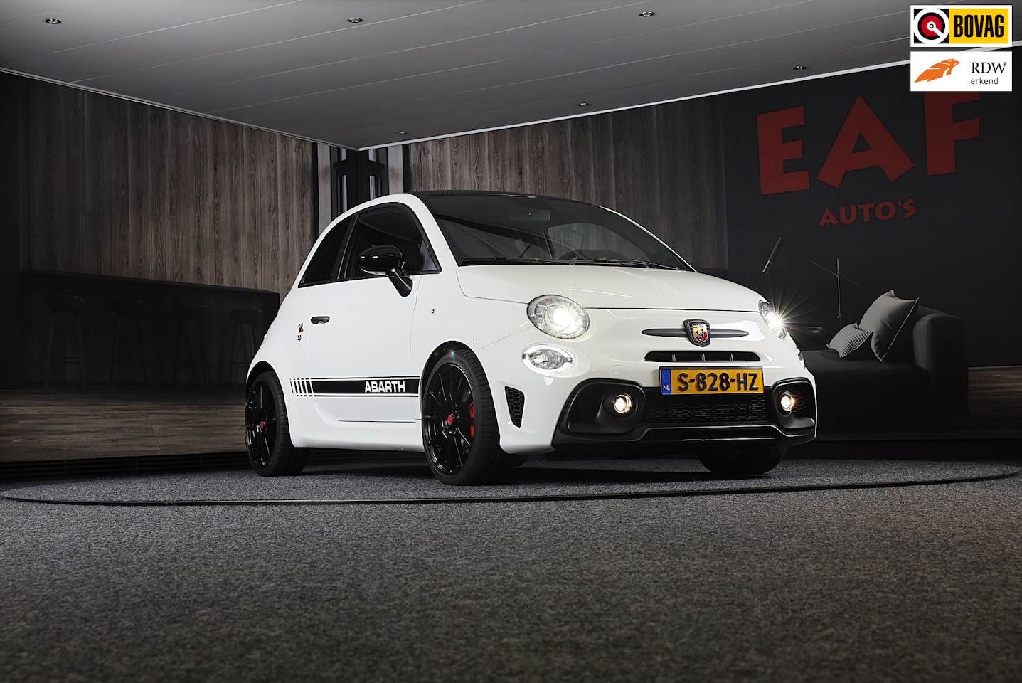 Fiat 500 Abarth - 1.4 T-Jet Esseesse 70th Anniversary / Sabelt Stoelen / Carbon / Navi / Ecc / Elek Pakket / - AutoWereld.nl