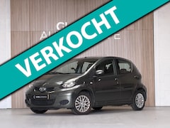Toyota Aygo - 1.0-12V Aspiration Green - ALCANTARA - LM VELGEN - AIRCO - NL AUTO
