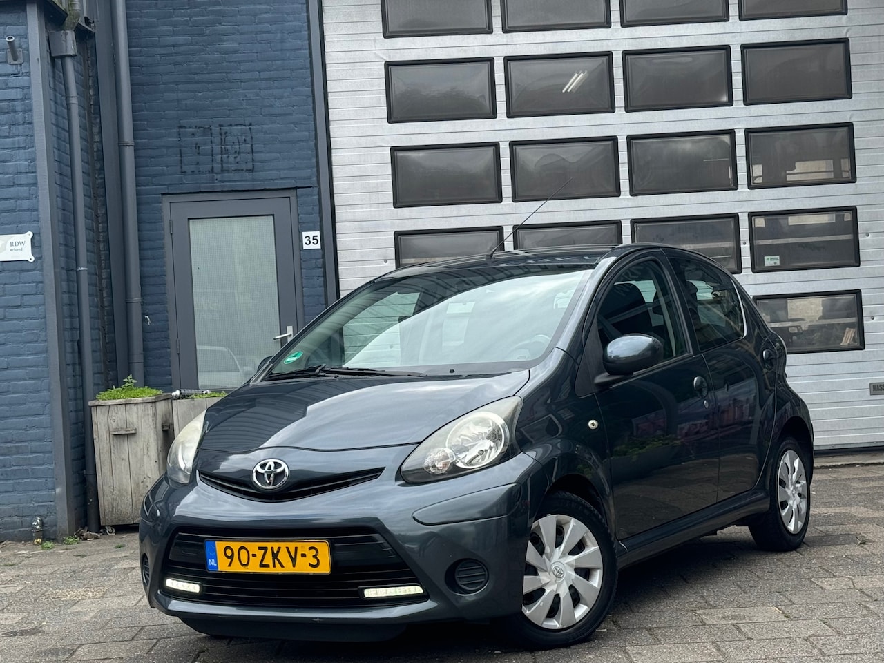 Toyota Aygo - 1.0 VVT-i Aspiration | Airco | 5-DEURS | LED - AutoWereld.nl