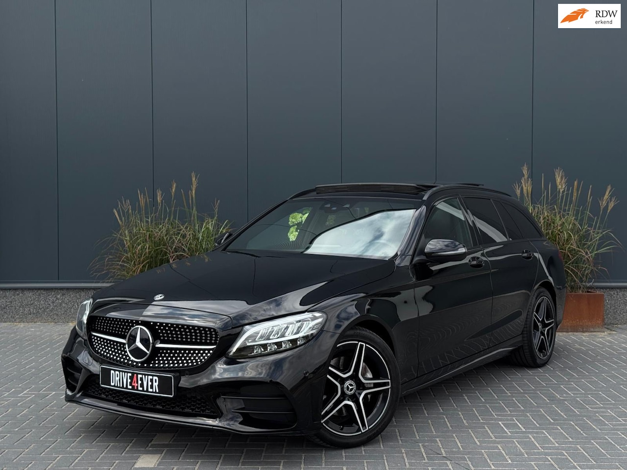 Mercedes-Benz C-klasse Estate - 220 d Premium Plus AMG PANO|NAVI|LEDER|LED|CAMERA - AutoWereld.nl