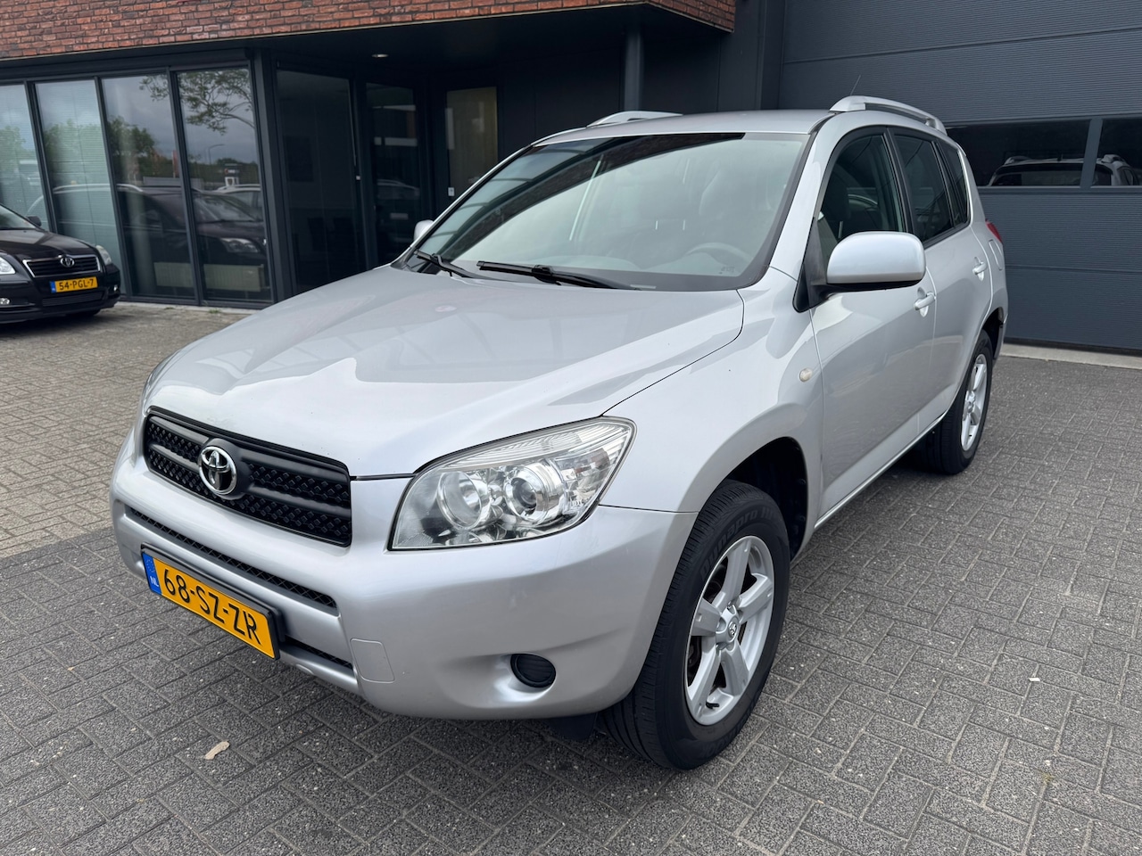 Toyota RAV4 - 2.0 VVTi 4X4 AIRCO CRUISE TREKHAAK DEALER OH ORIG NL NAP - AutoWereld.nl