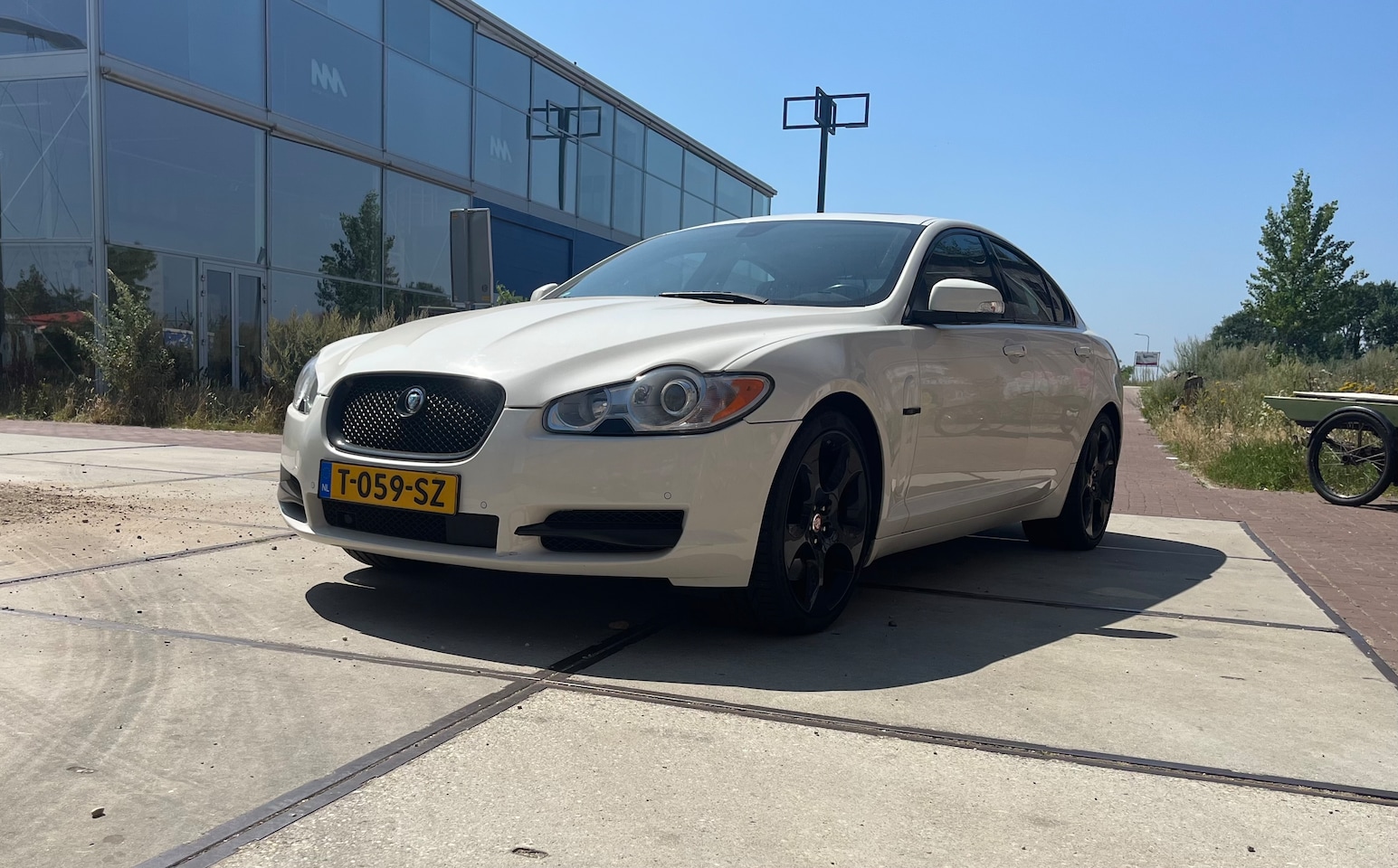 Jaguar XF - 4.2 V8 SV8 Supercharged - AutoWereld.nl