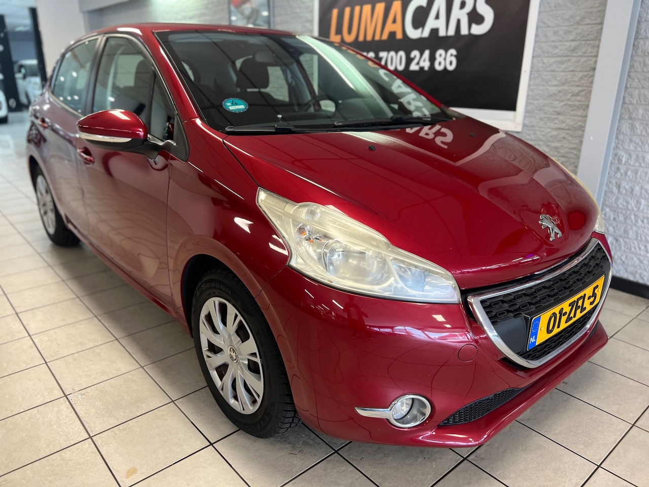 Peugeot 208 - 1.2 VTi Access |Nieuwe APK | Cruise | Navi | PDC - AutoWereld.nl
