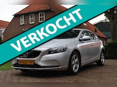 Volvo V40 - 2.0 D4 Summum Business | Slechts 187.000KM | Stoelverwarming | Memory | Luxe Leder | PDC |