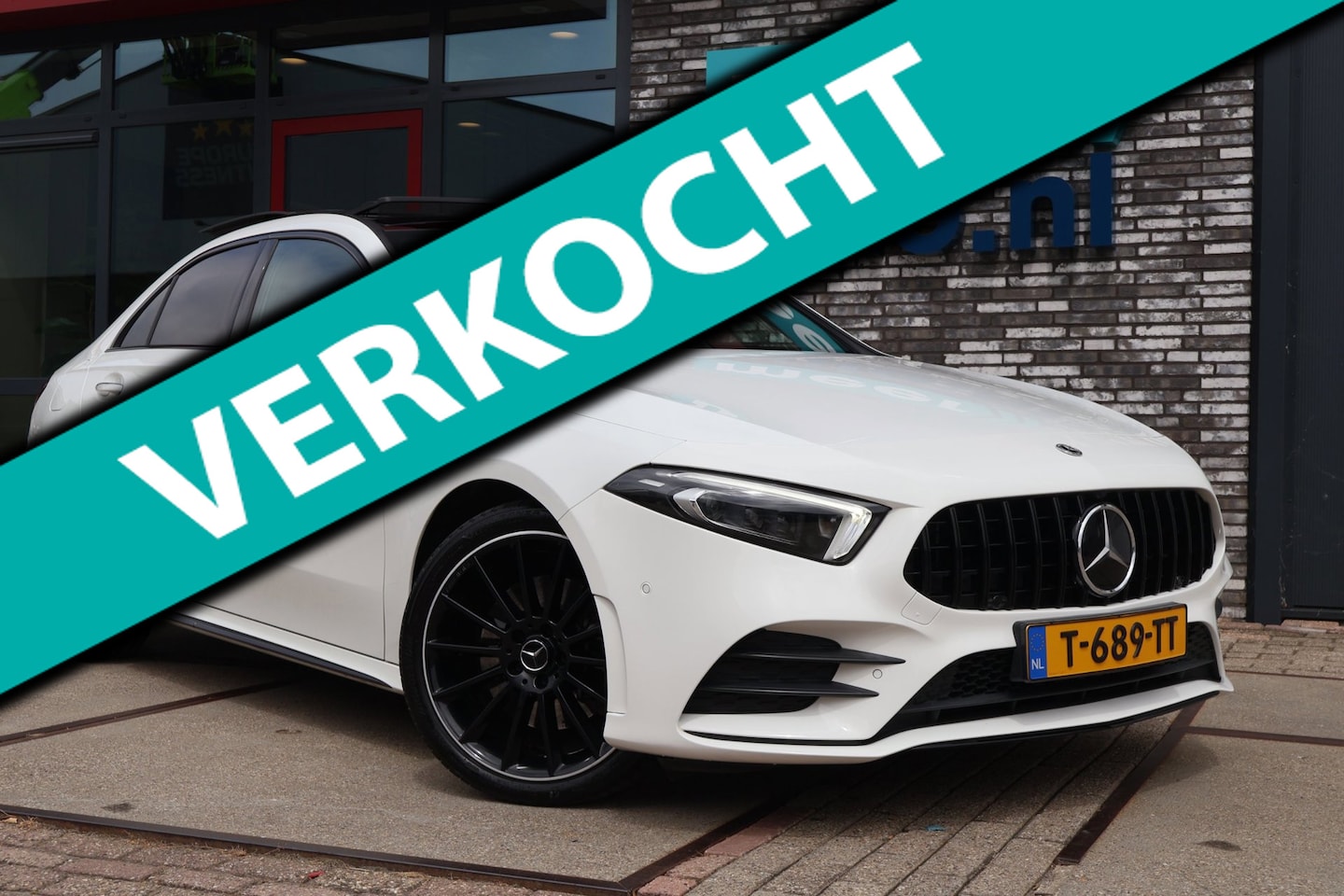 Mercedes-Benz A-klasse - 250 e AMG PANO l HUD l 360 l MATRIX l SFEER l ADAPT.CRUISE l KEYLESS l CARPLAY l DODE HOEK - AutoWereld.nl