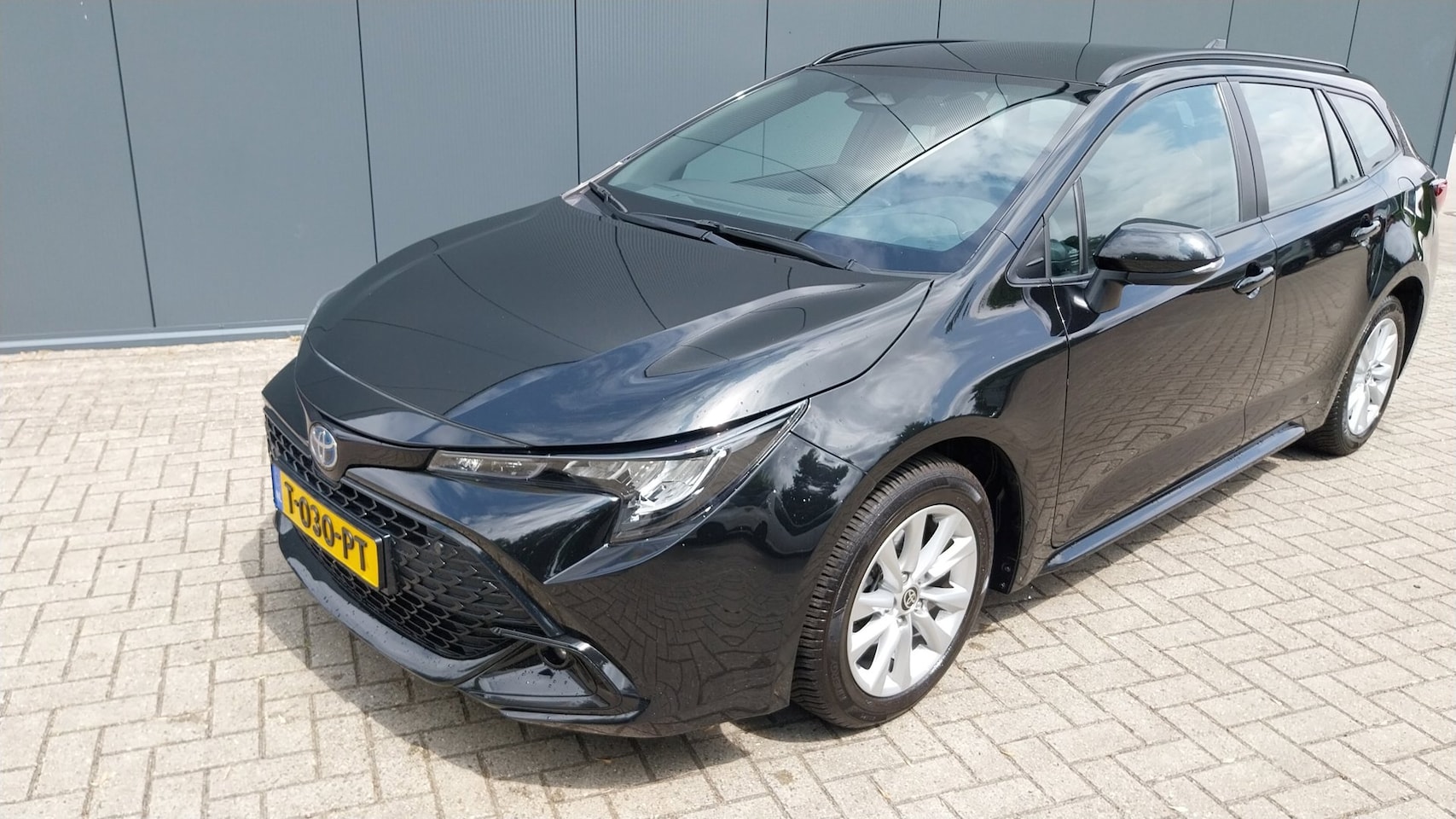 Toyota Corolla Touring Sports - Hybrid 140 Active - AutoWereld.nl