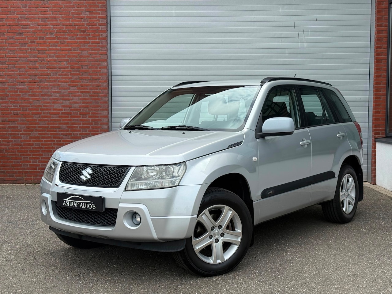 Suzuki Grand Vitara - 2.0-16V Exclusive| 4WD| TREKHAAK| AIRCO| NEW APK - AutoWereld.nl