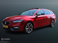 SEAT Leon Sportstourer - 1.5 TSI FR Launch Edition, Pano, Trekhaak, Alcantara, Camera, Stoel/stuur verwarming, Memo