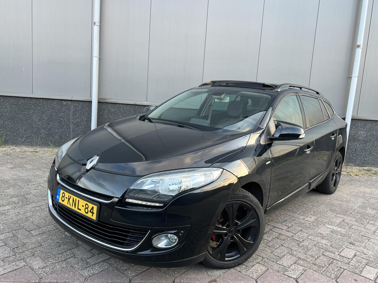 Renault Mégane Estate - 1.2 TCe Bose Panoramadak Keyless NAP - AutoWereld.nl