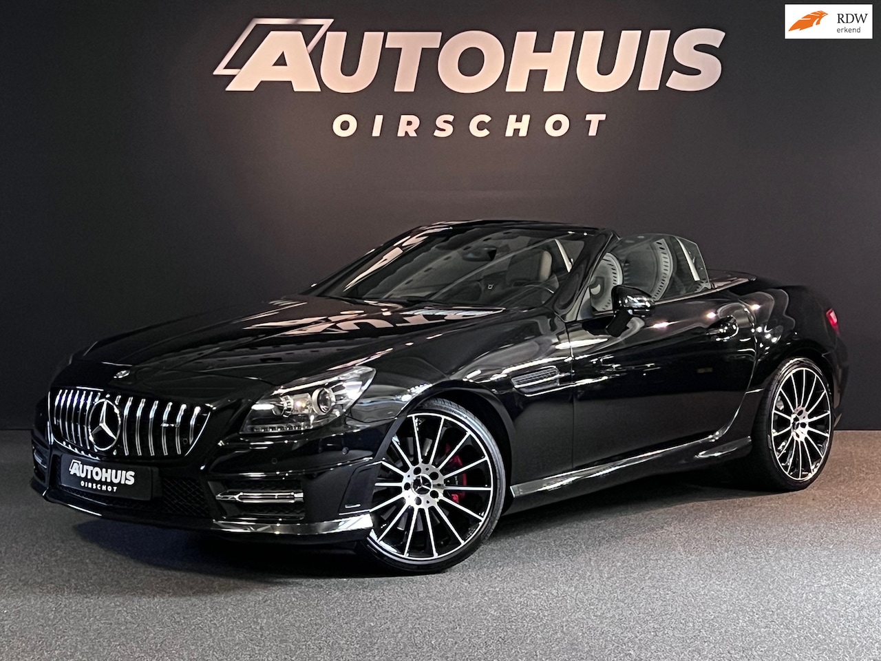 Mercedes-Benz SLK-klasse - 350 AMG line/ Hardtop/ H&K/ Memory/ Stoelverwarming/ Leder/ Cruise/ PDC/ Ambiance/ Clima/ - AutoWereld.nl