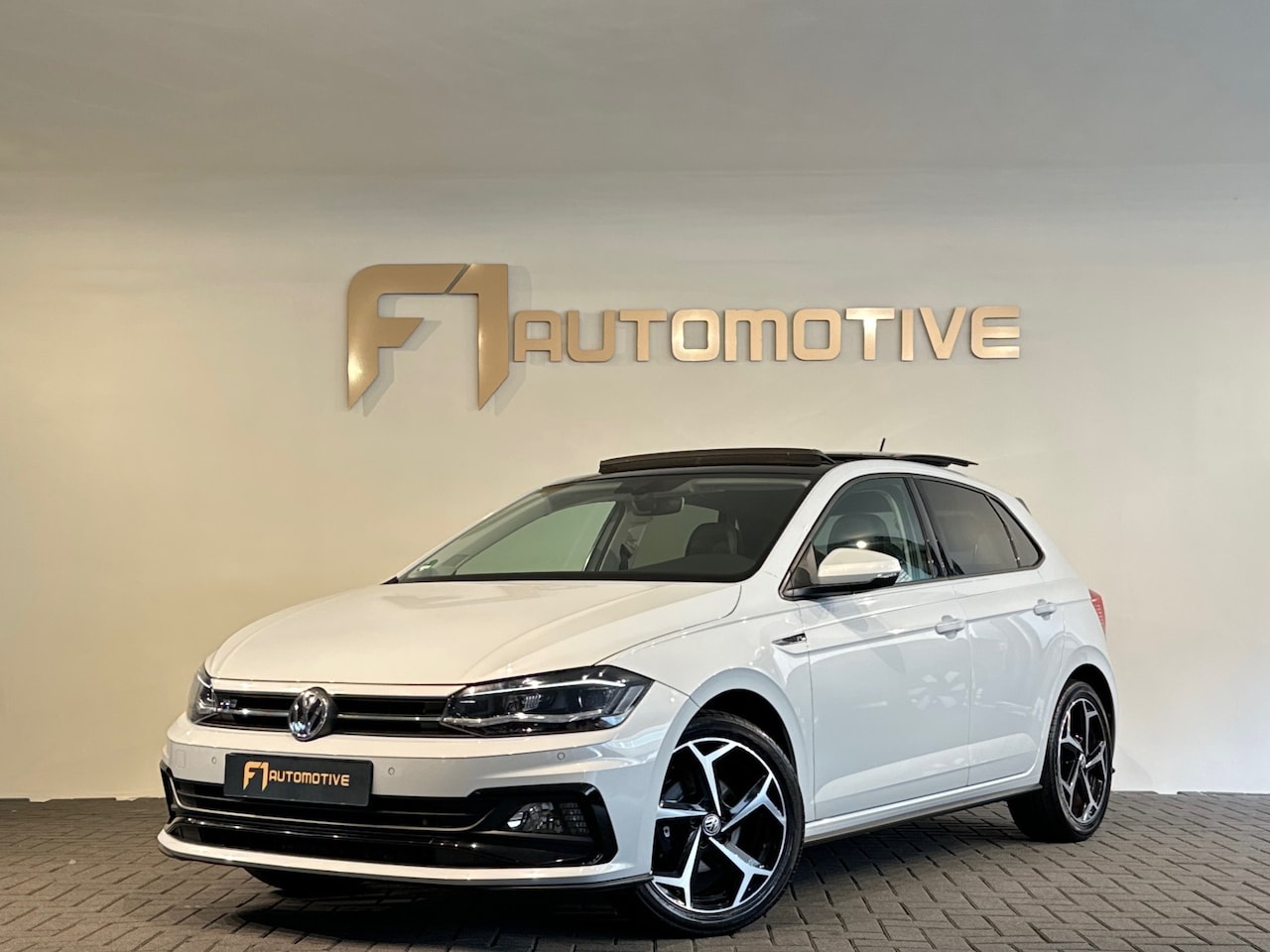 Volkswagen Polo - 1.0 TSI Highline Pano|CarPlay|Blindspot - AutoWereld.nl