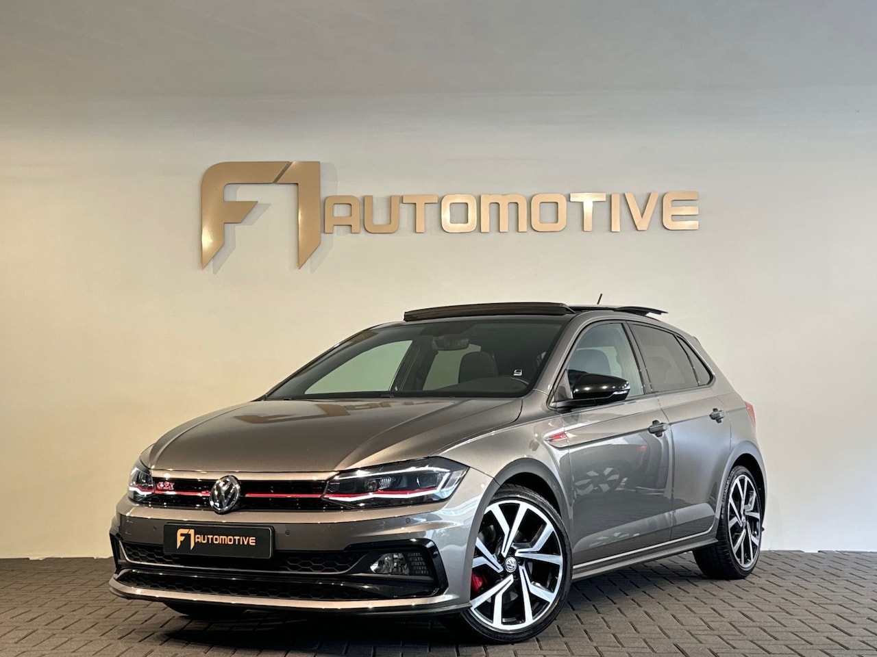 Volkswagen Polo - 2.0 TSI GTI Pano|Sfeer|CarPlay|Virtual|ACC - AutoWereld.nl