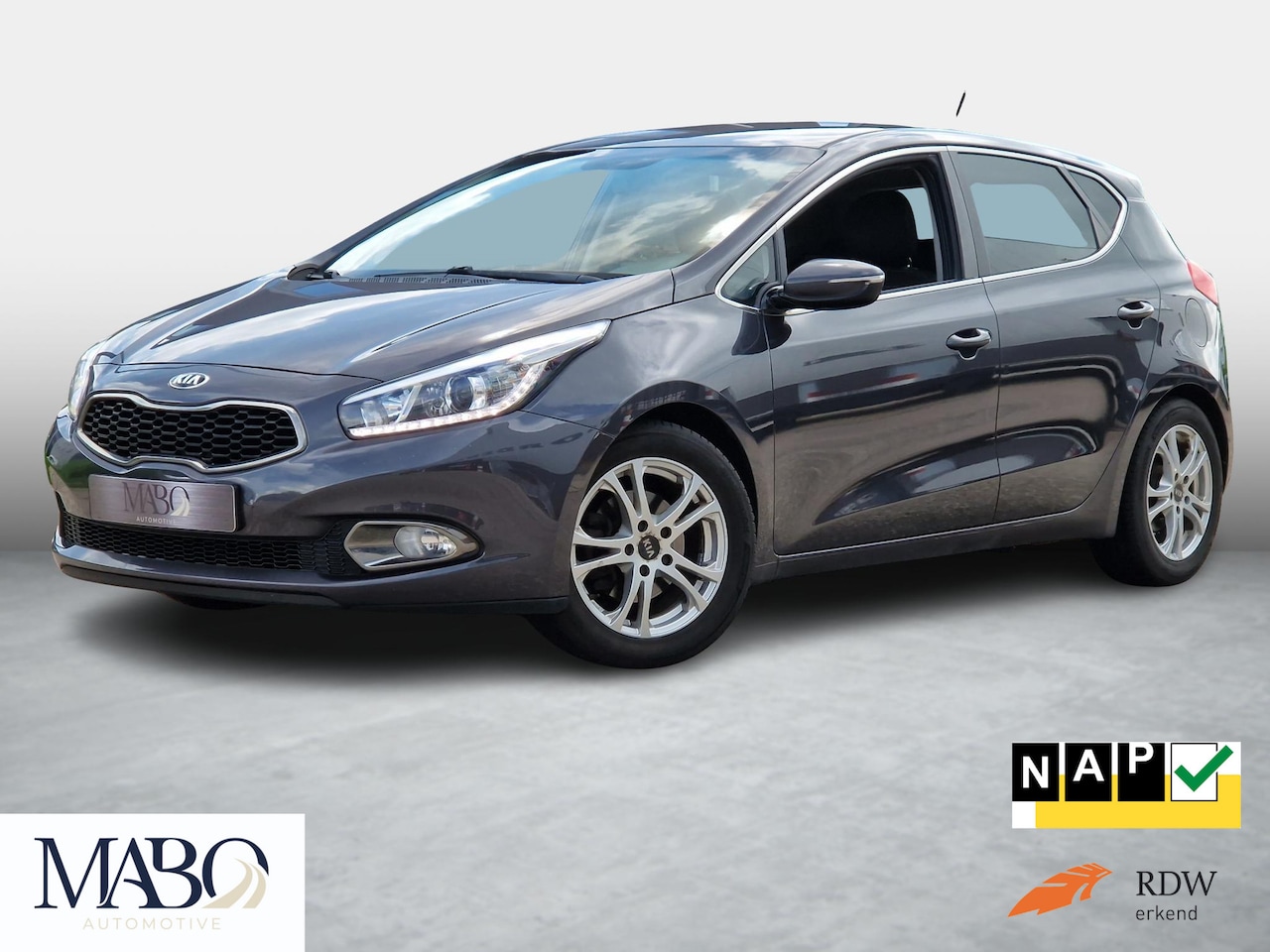 Kia Cee'd - 1.6 GDI DynamicLine |NL Auto|Goed onderh.|Navi |Camera|Deels Leer - AutoWereld.nl