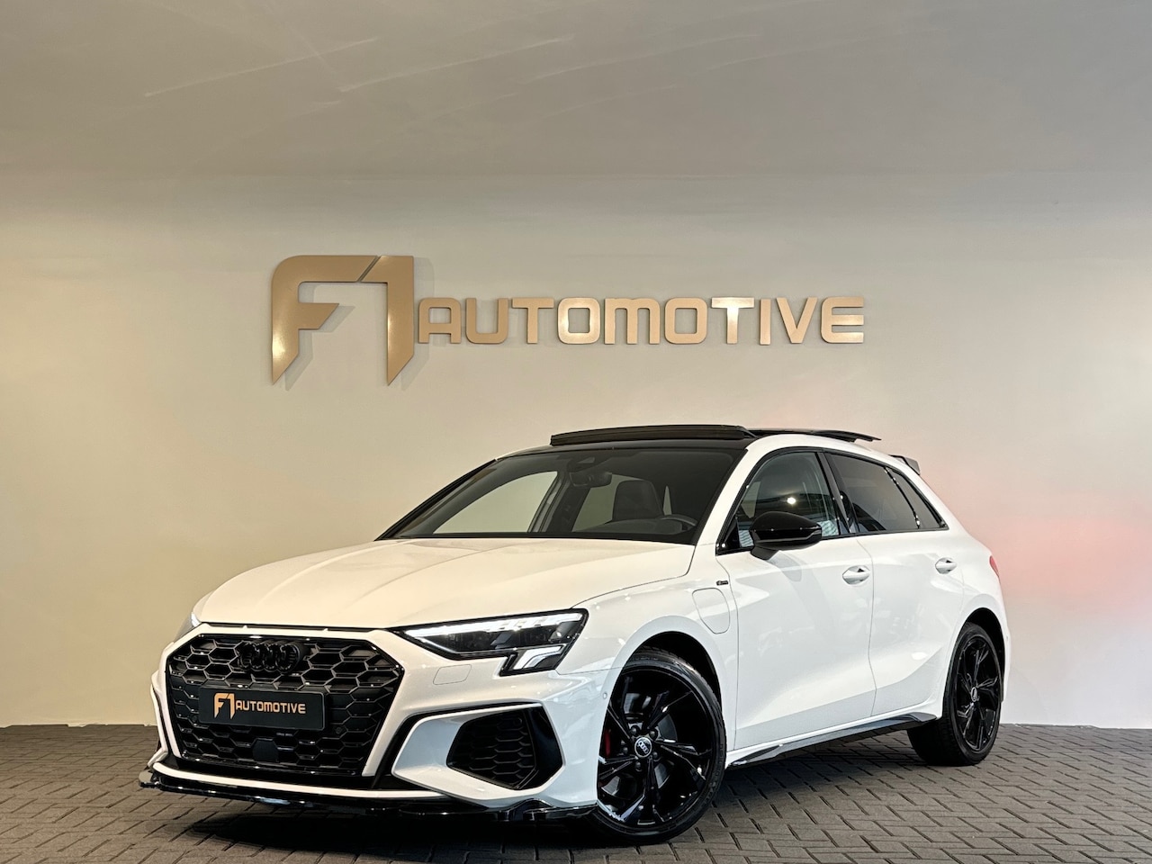 Audi A3 Sportback - 45 TFSI e S Line Competition Pano|B&O|Keyless - AutoWereld.nl
