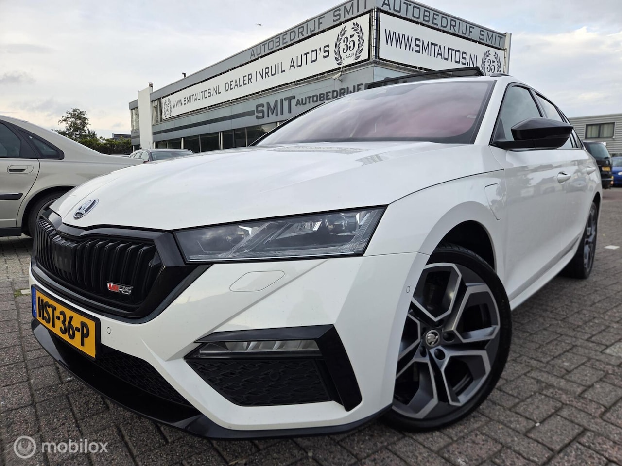 Skoda Octavia Combi - 1.4 TSI RS iV PHEV Business HeadUp/Pano - AutoWereld.nl