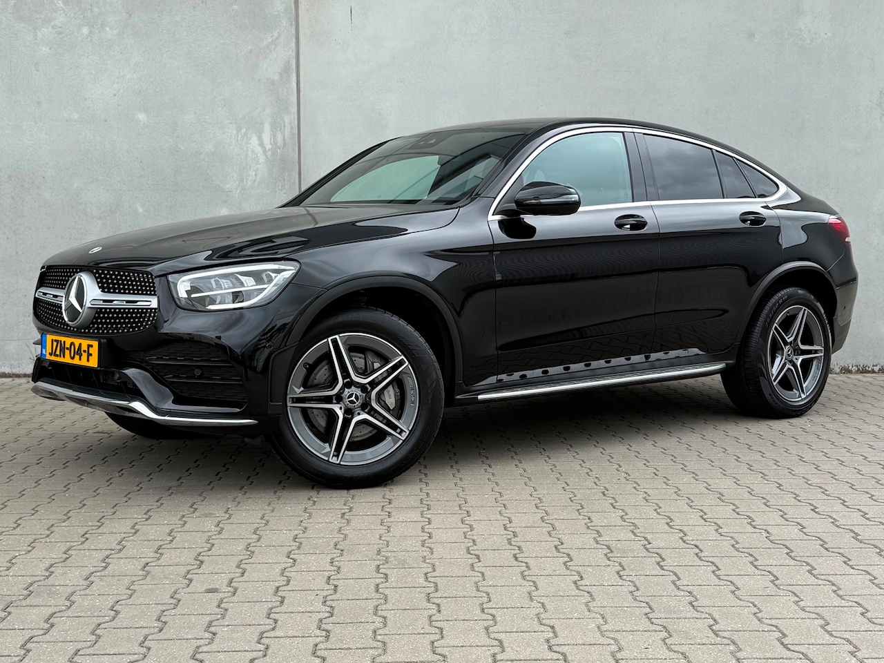 Mercedes-Benz GLC-klasse Coupé - 300e 4MATIC SOH-Test/ AMG/ MBUX/ Carplay - AutoWereld.nl