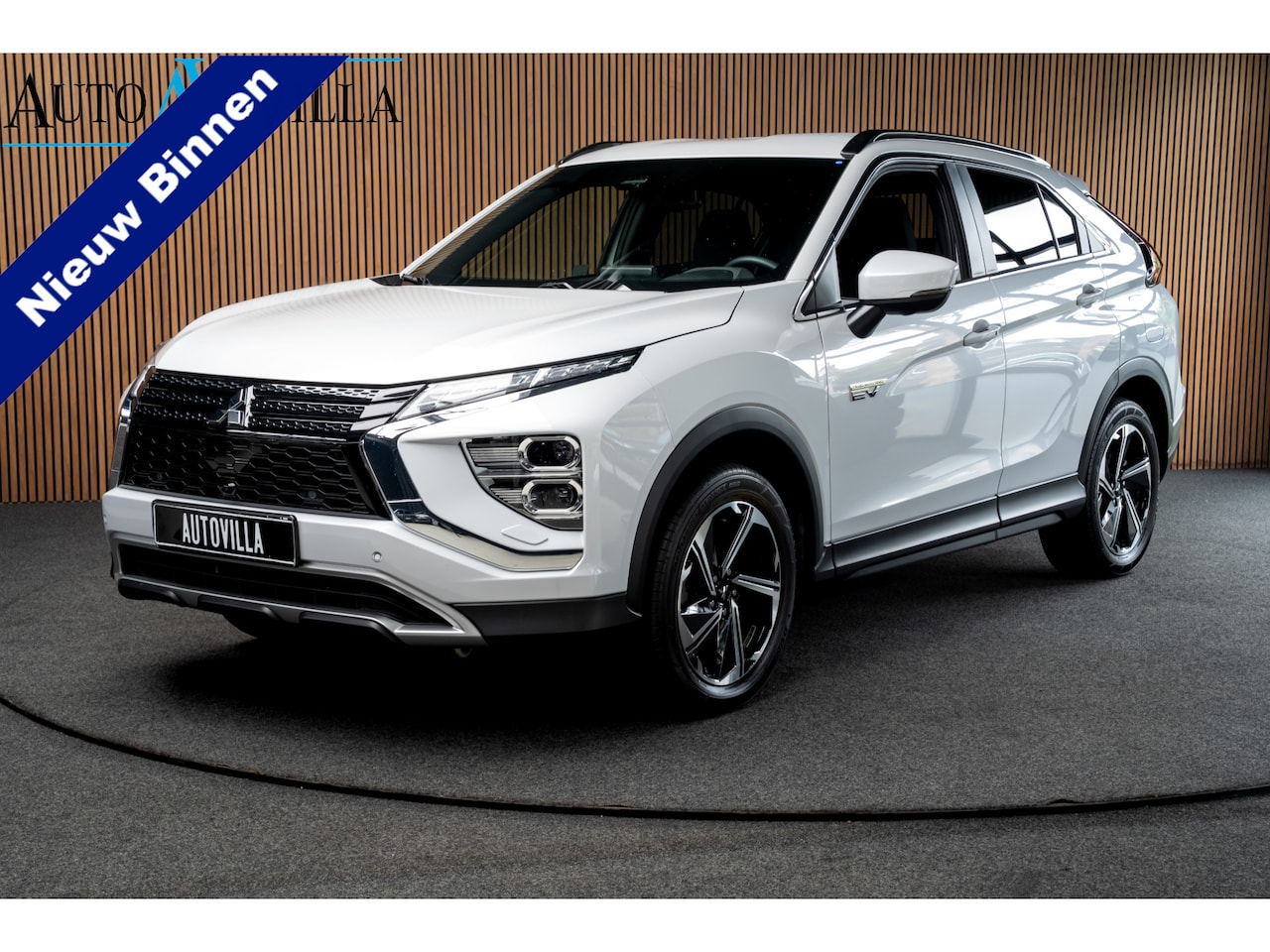Mitsubishi Eclipse Cross - 2.4 PHEV HUD Leder ACC Navi 360 ° Standkachel Keyless entry & start Stuurverwarming Elektr - AutoWereld.nl