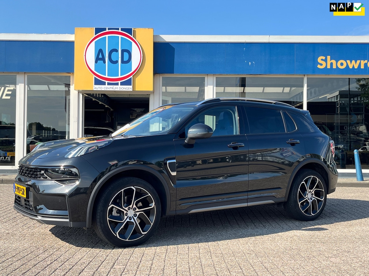 Lynk & Co 01 - 1.5 261pk PHEV 7DCTH | Black Line | Orig.NL | PanoramaDak | 360 graden Camera | Carplay | - AutoWereld.nl