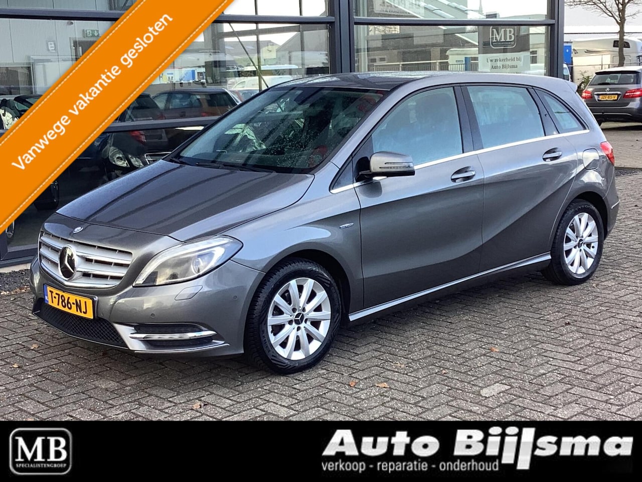 Mercedes-Benz B-klasse - 180 parkeersensoren, airco, xenon verlichting, trekhaak - AutoWereld.nl