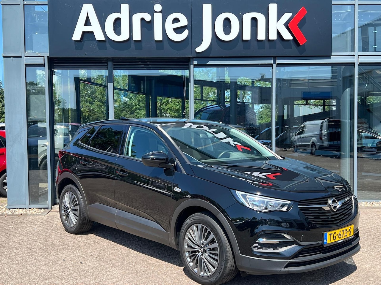 Opel Grandland X - 1.2 Turbo Online Edition AUTOMAAT | TREKHAAK | PANORAMADAK | PARKEERSENSOREN V+A | NAVIGAT - AutoWereld.nl