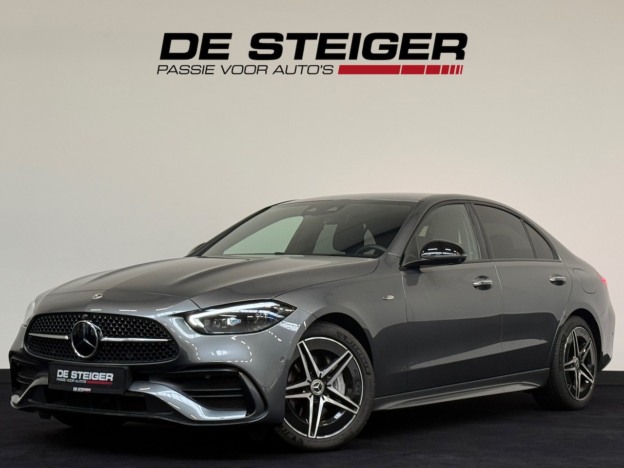 Mercedes-Benz C-klasse - 300 e AMG Memory Distronic Massage Digital Sfeer 360 Lage km - AutoWereld.nl