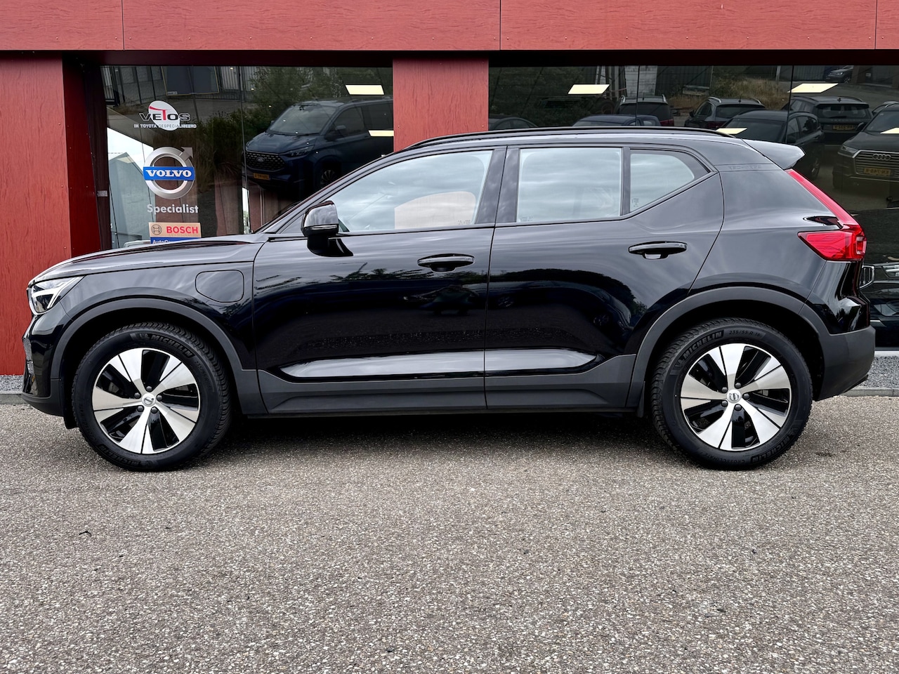 Volvo XC40 - 1.5 T4 Plug-in hybrid Plus Dark | Trekhaak | Harman/Kardon | Winterpack! - AutoWereld.nl
