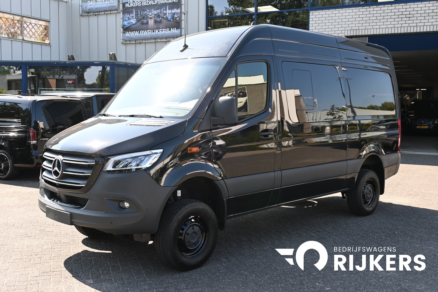 Mercedes-Benz Sprinter - 319 CDI 4x4 L2H2 AWD Draaistoelen, 360 Graden camera, LED, Standkachel - AutoWereld.nl