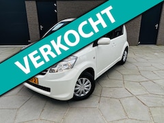 Subaru Justy - 1.0 Comfort| ERG leuke 5 deurs met: AIRCO, LEDER, TREKHAAK, Parelmoer lak|