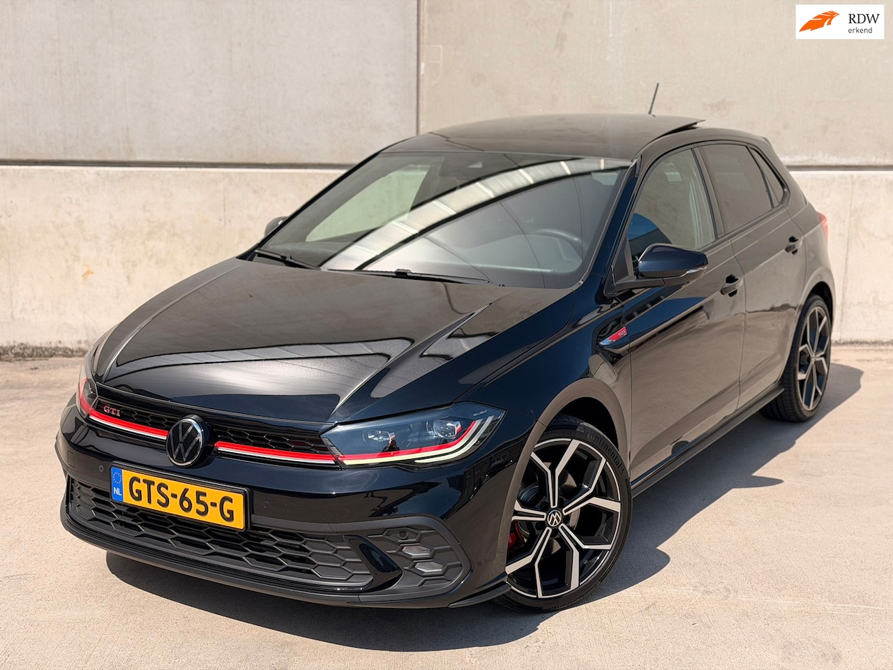 Volkswagen Polo - 2.0 TSI GTI Pano DSG Camera Virtual Beats 18'' - AutoWereld.nl