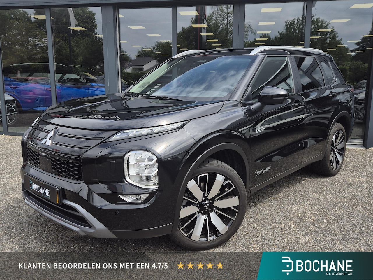 Mitsubishi Outlander - 2.4 PHEV First Edition DEMO | 20 inch | Trekhaak afneembaar | Leer/Alcantara | Black pack - AutoWereld.nl