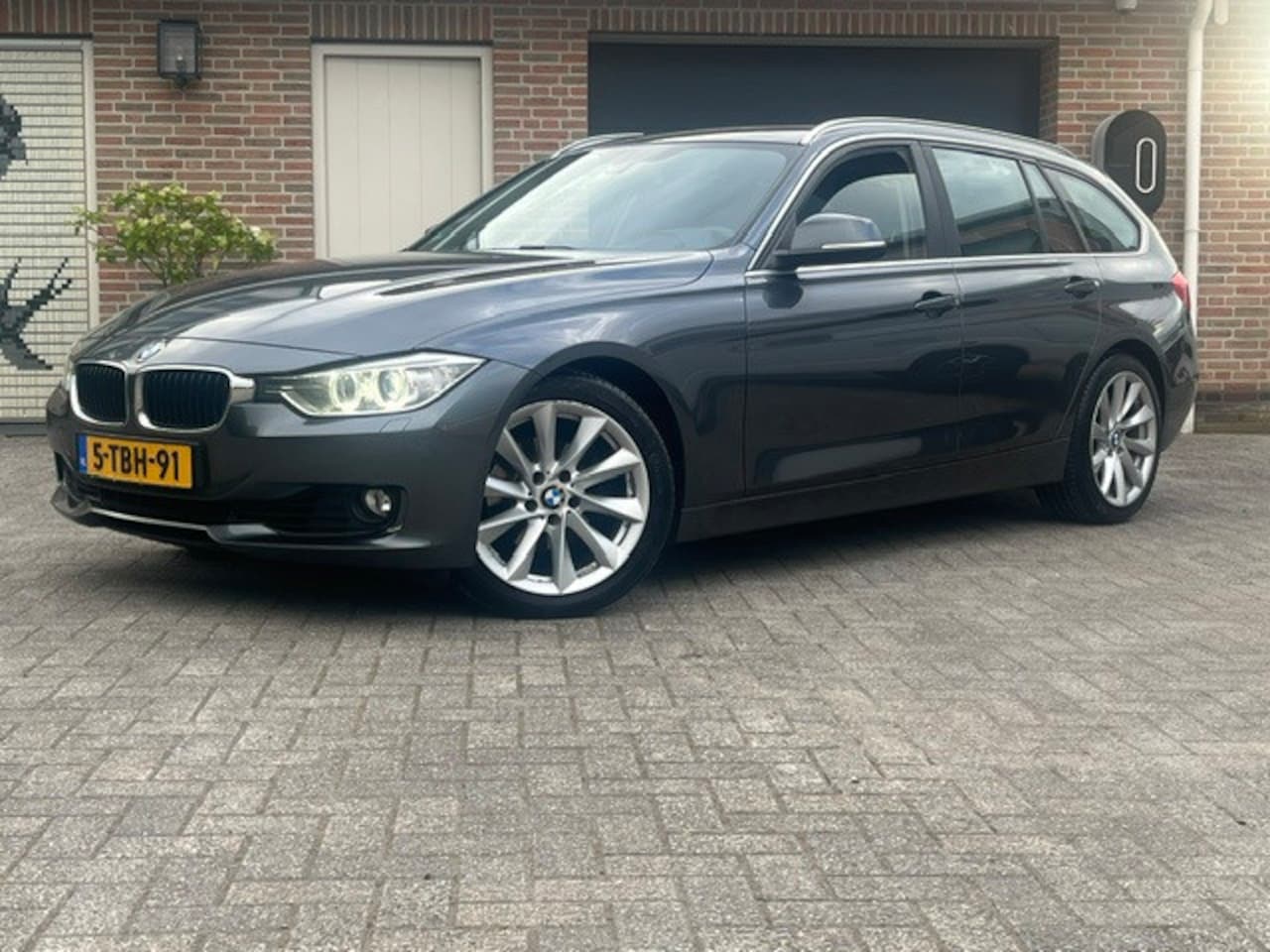 BMW 3-serie Touring - 320i High Executive vol.dealer onderhouden - AutoWereld.nl
