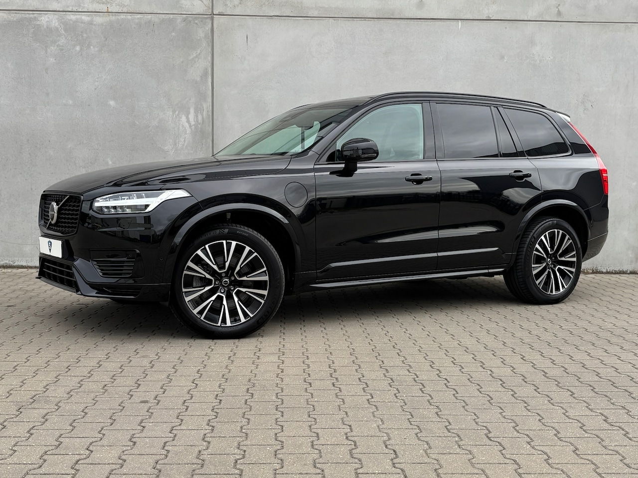 Volvo XC90 - 2.0 T8 Plug-in hybrid AWD Ultra Dark SOH 99.44% - AutoWereld.nl