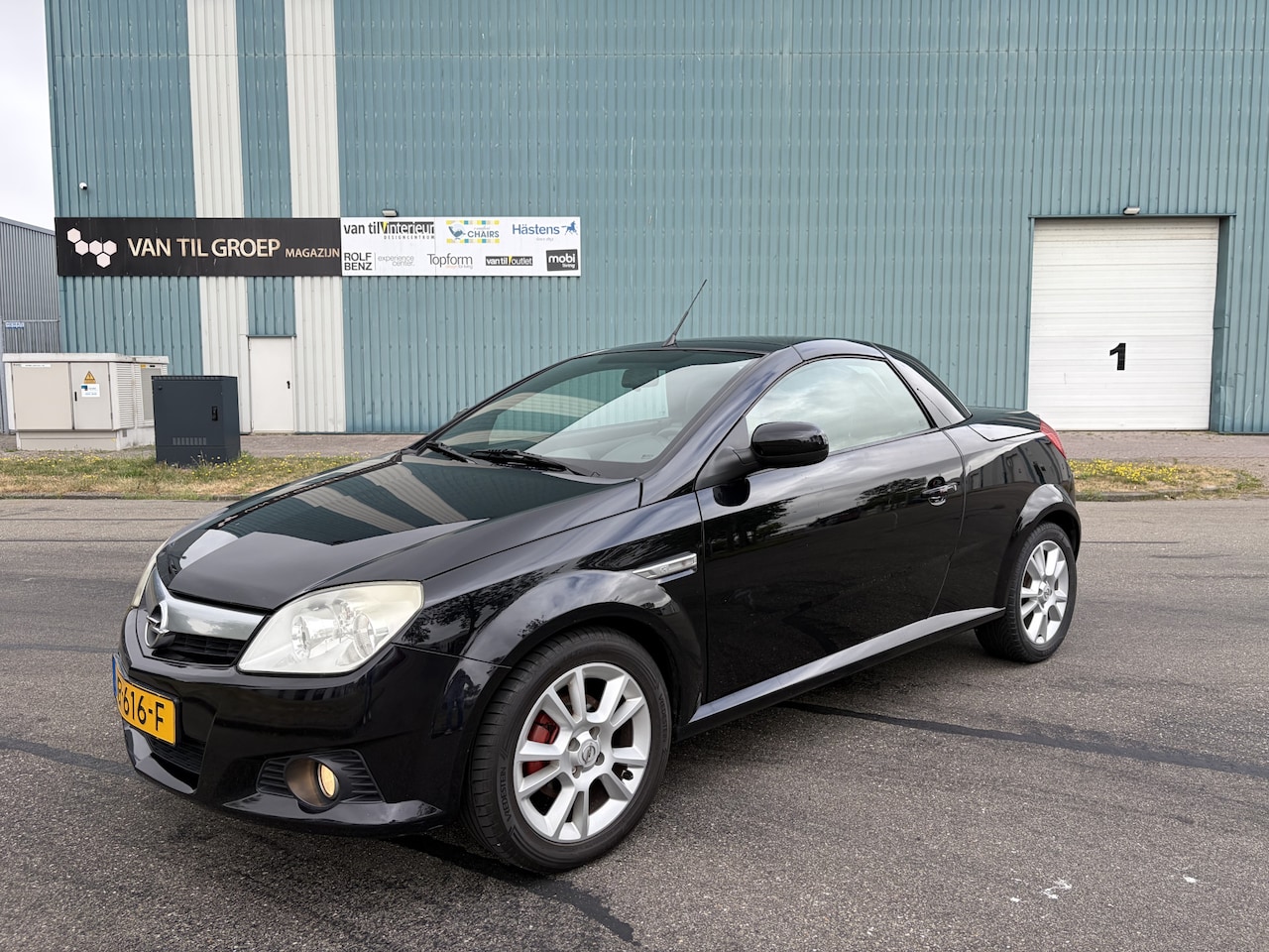 Opel Tigra TwinTop - 1.4-16V Cosmo Automaat 90 PK. - AutoWereld.nl
