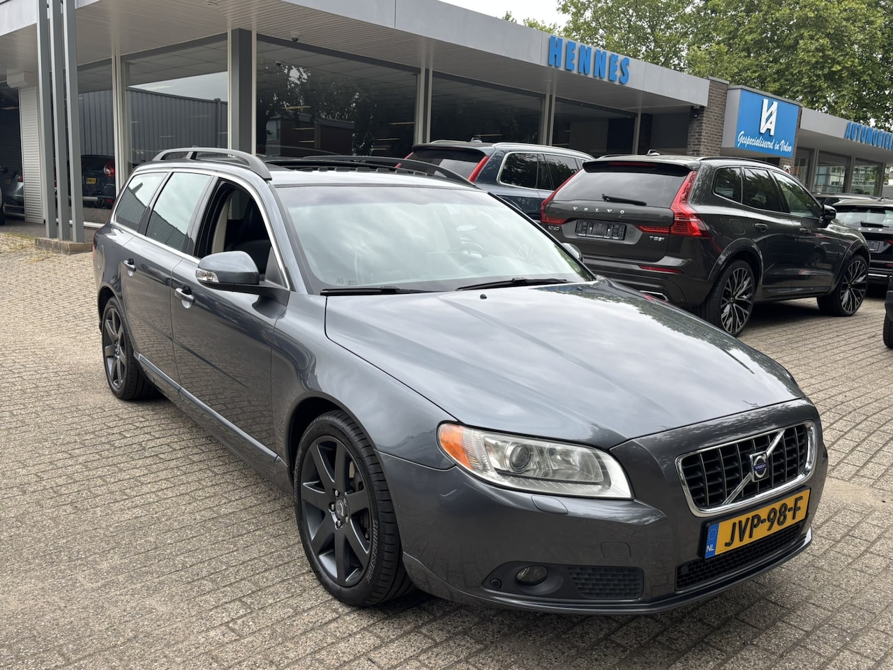 Volvo V70 - 3.2 AWD Summum Schuifdak Premium Sound Family - AutoWereld.nl