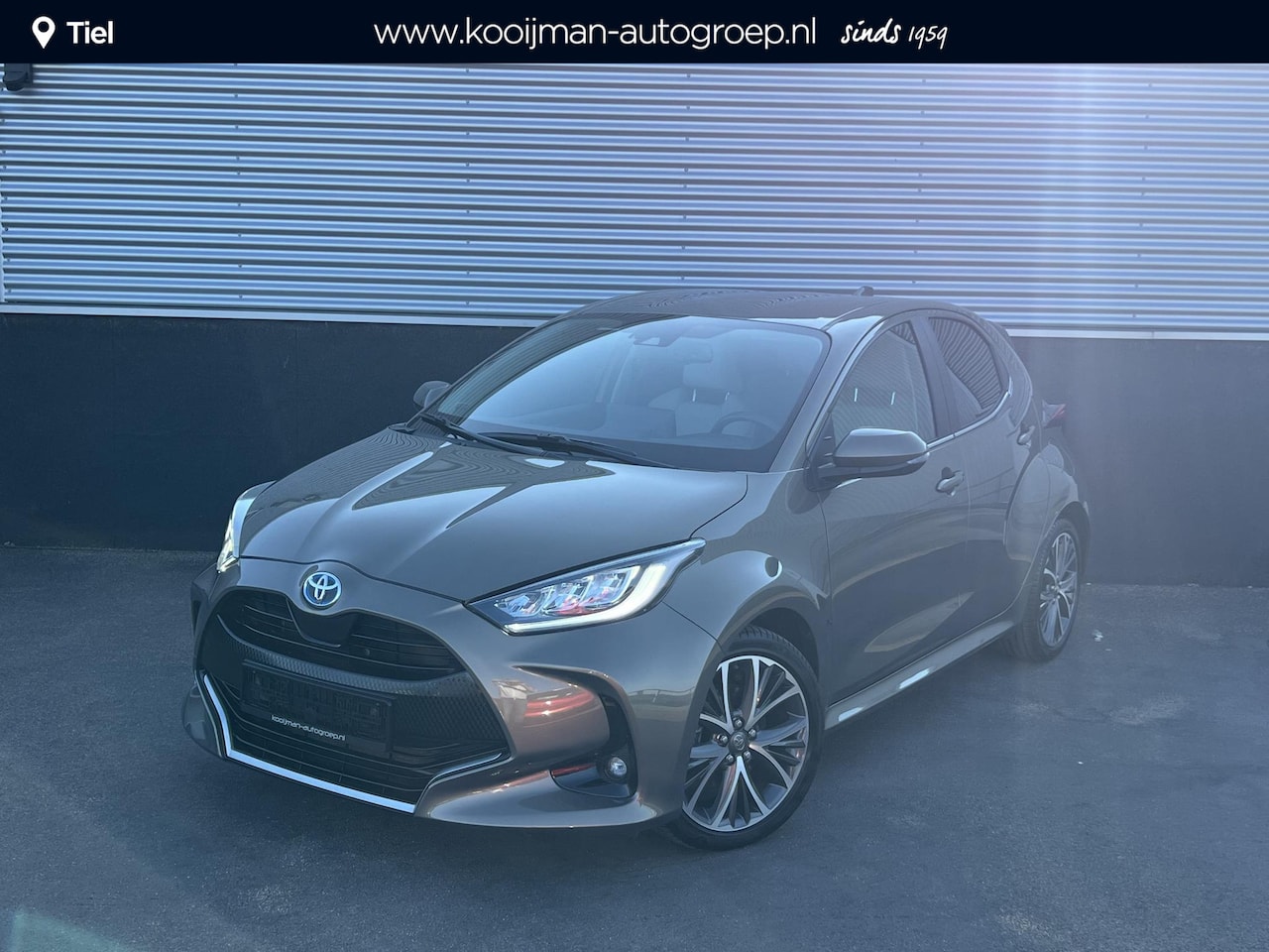 Toyota Yaris - 1.5 Hybrid Executive Stoelverwarming, HUD, Smart Key, LED, Navigatie, Parkeersensoren, led - AutoWereld.nl