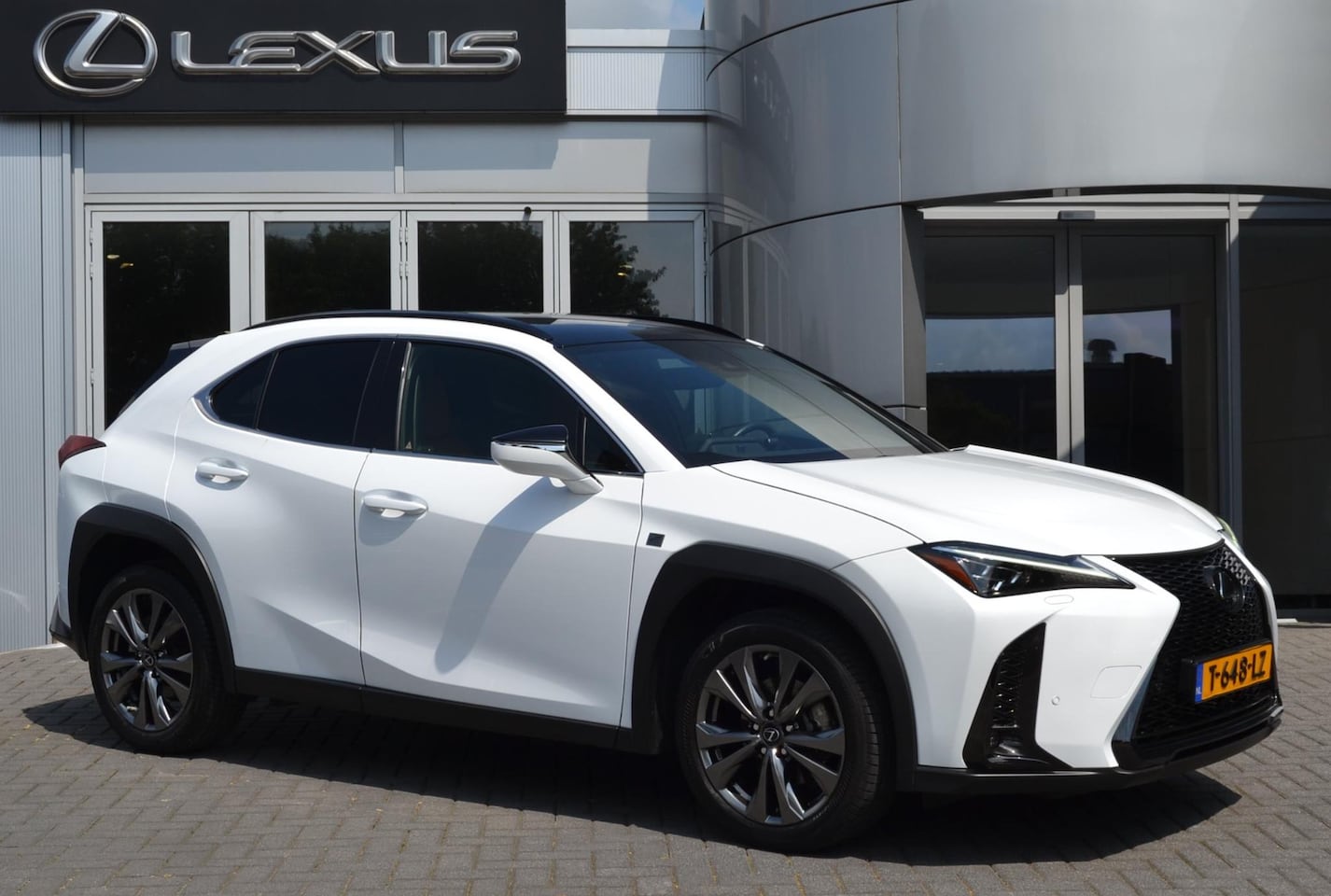 Lexus UX - 250h F Sport Design NL-AUTO FACELIFT STOELVERW TRIPLE-LED - AutoWereld.nl