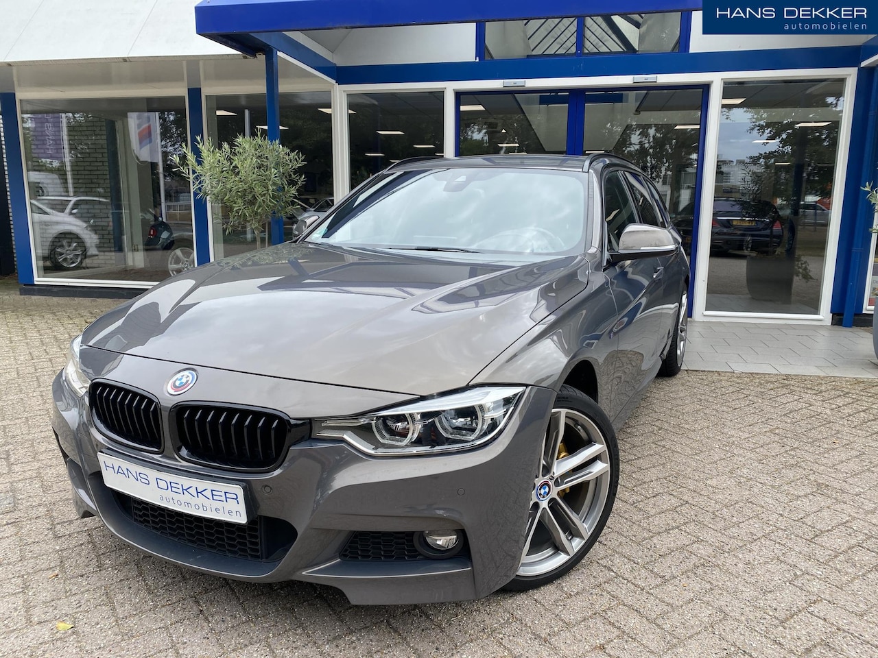 BMW 3-serie Touring - 340i xDrive Edition Sport Line Shadow High Exec. Performance power kit / M-Sport / Stuur + - AutoWereld.nl