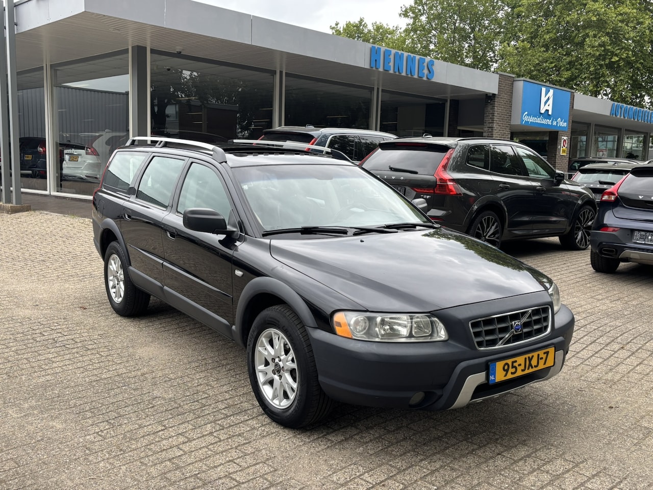 Volvo XC70 - 2.5T AWD Momentum Schuifdak 7 Persoons - AutoWereld.nl