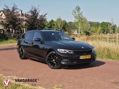 BMW 3-serie Touring - 318i Business Edition | Black Optic | Apple Carplay | Sfeerverlichting | Parkeersensoren |