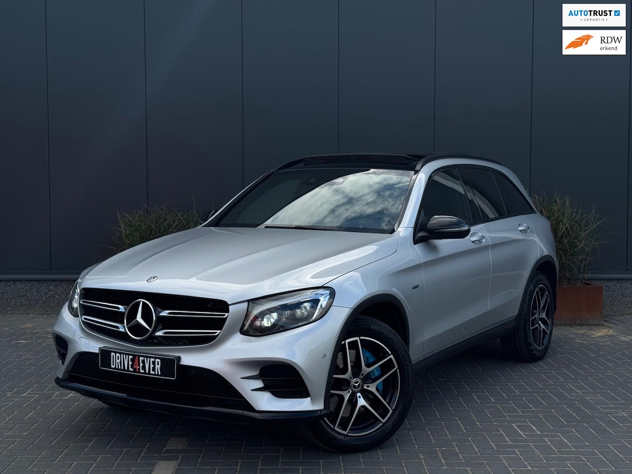 Mercedes-Benz GLC-klasse - 350e 4MATIC AMG FULL OPTIES PANO|LED|LEDER|NAVI|CLIMATE - AutoWereld.nl