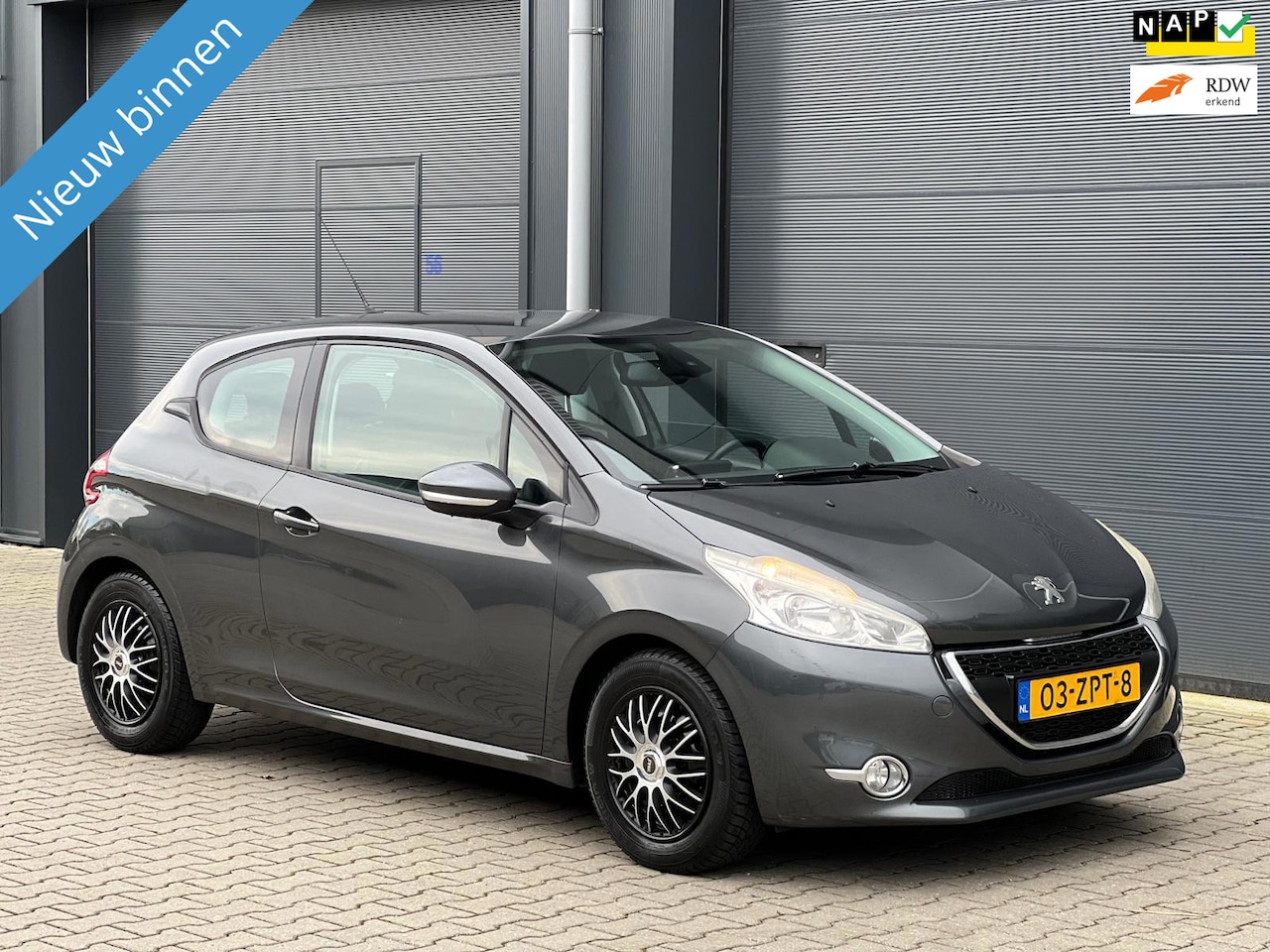 Peugeot 208 - 1.4 VTI ACTIVE NAVI AIRCO METALLIC - AutoWereld.nl